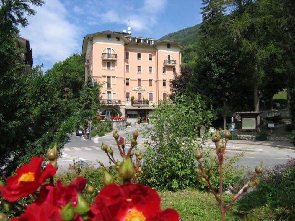 Limone Palace Aparthotel Limone Piemonte Exteriör bild