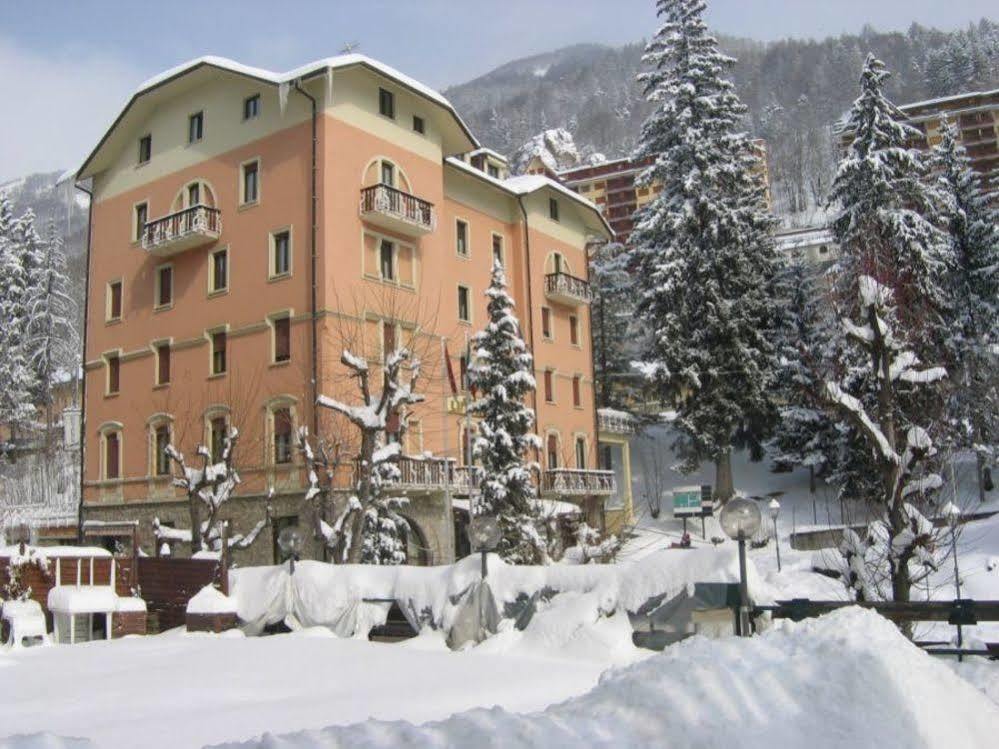 Limone Palace Aparthotel Limone Piemonte Exteriör bild