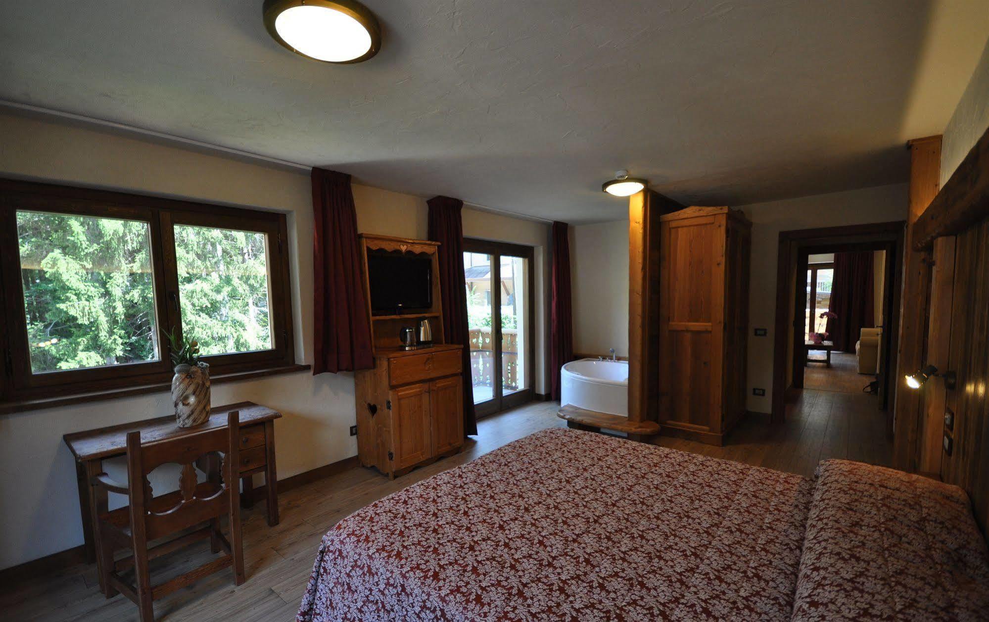 Limone Palace Aparthotel Limone Piemonte Exteriör bild